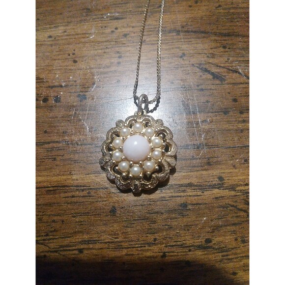 Vintage Signed Sarah Coventry Faux Pearl Pendant With G.F. Chain - Picture 2 of 5